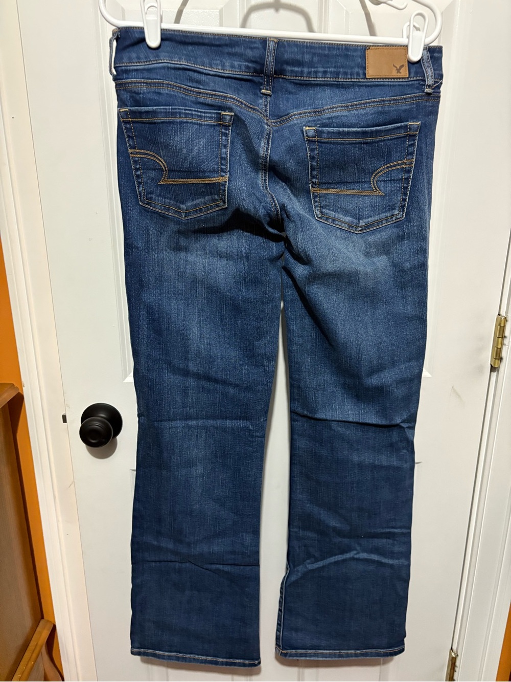 American Eagle Outfitters Women's Flare Jeans in Medium Blue Wash - Picture 4 of 4